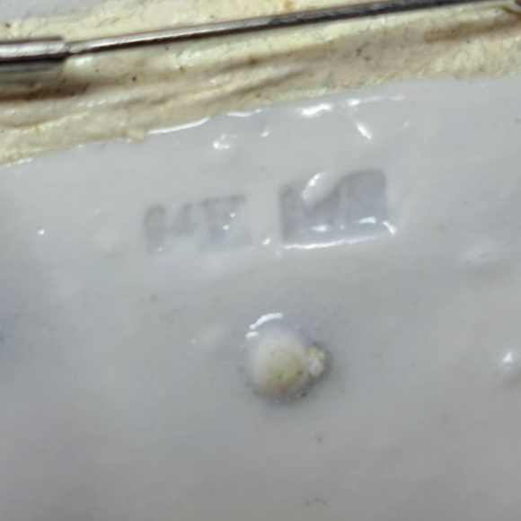 Round Ceramic Hand Made Brooch With Gold And Blue Abstract Pattern Glaze - Picture 3 of 3